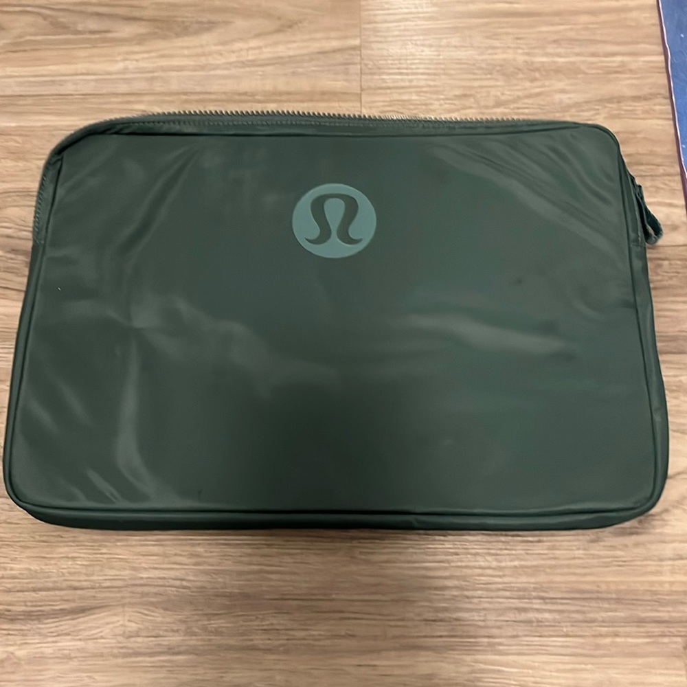 Lululemon laptop case